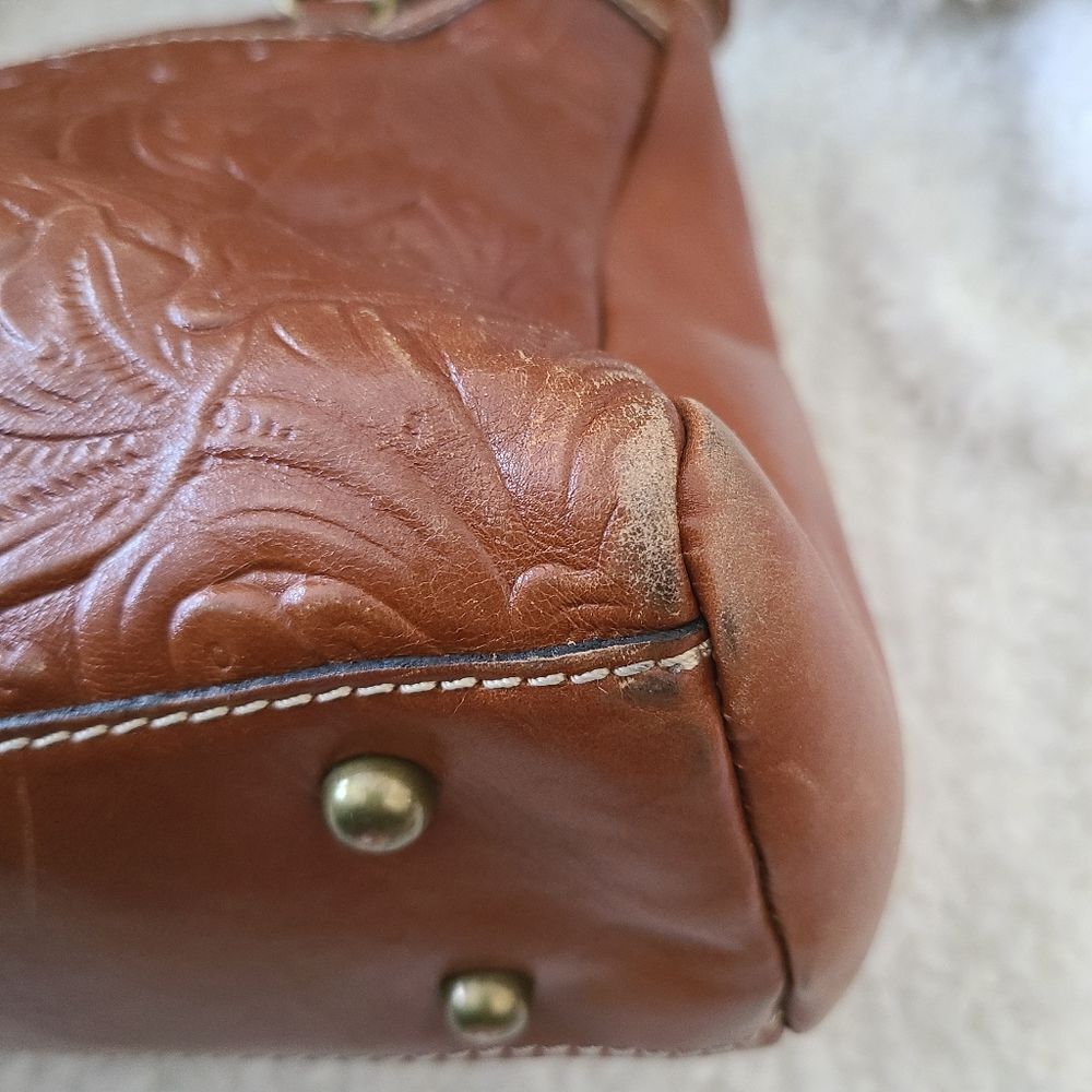 Patricia Nash Poppy‎ Tote in Burnished Tooled Gold - Picture 6 of 14